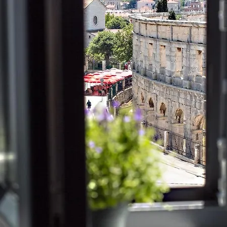 Vista Center Daire Pula